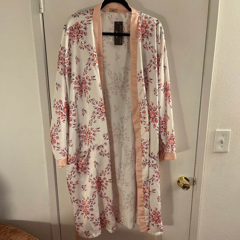 NWT Morgan Lane x Fabfitfun robe